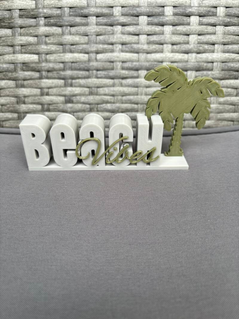 Deko-Schriftzug „Beach Vibes“ aus 3D-Druck – PLA, 15,4x7,5 cm, 2-farbig, Wunschfarbe
