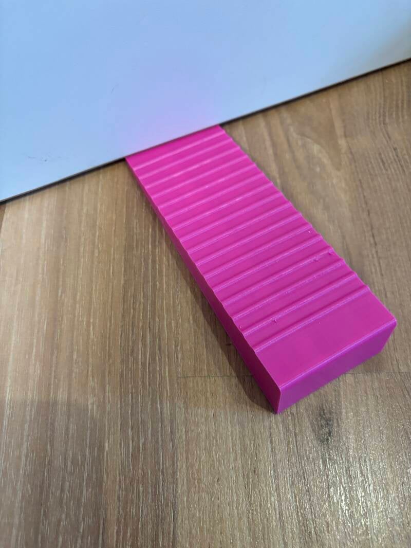 Türkeil aus 3D-Druck – Türstopper mit Anti-Rutsch-Rillen, PLA, 18x6 cm, Wunschfarbe