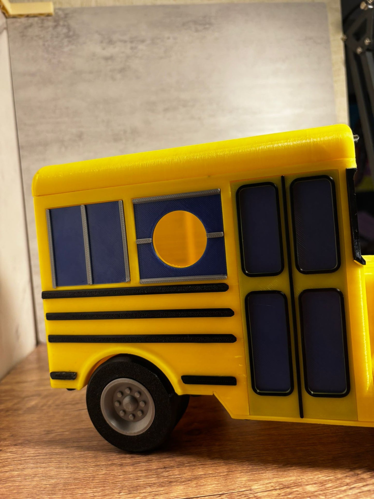 Vogelhaus Schulbus aus 3D Druck | School Bus Vogelhaus | Wetterfeste Gartendeko | Bus Deko | Vogelhaus Outdoor | 24 cm
