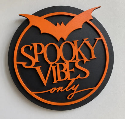 Halloween Wanddeko "Spooky Vibes Only" | Fledermaus Schild | 3D Druck | Halloween Deko | Gothic Wandbild | Wunschfarbe | Herbstdeko