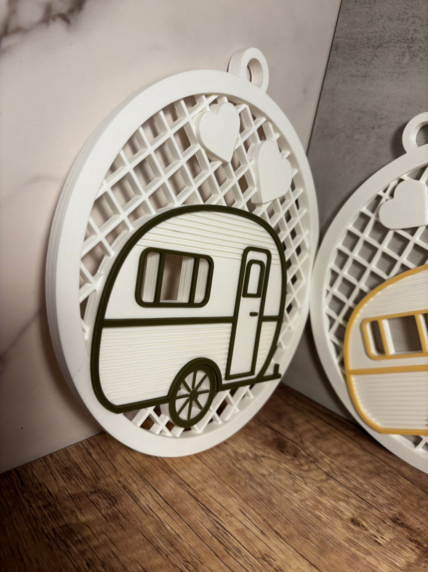 Camping Wanddeko aus 3D Druck | Wohnwagen Schild zum Aufhängen | Caravan Deko | Camper Geschenk | Wunschfarbe | 21 cm