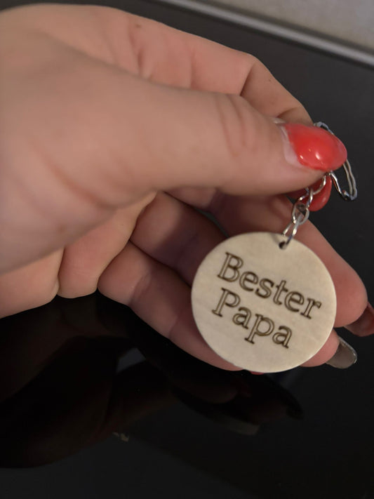 Holz Schlüsselanhänger „Bester Papa“ – rund 35 mm | personalisiertes Geschenk | gelasert