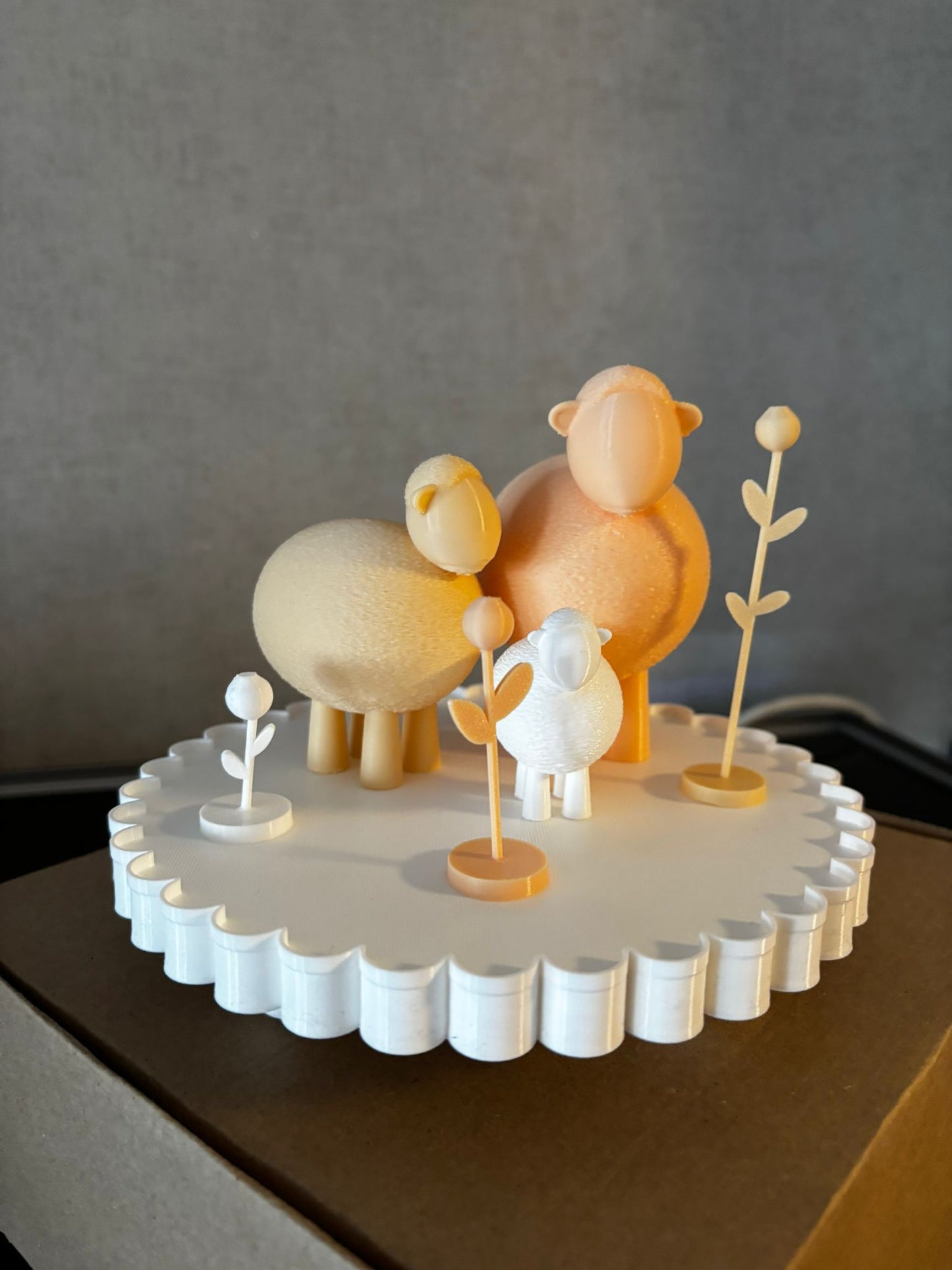 3D Schaf Deko Set – Moderne Wohn-Deko mit 3 Schafen | Handmade 3D Druck | Ø 17 cm