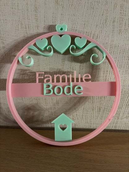 Personalisierter Namensring Familie – 3D Türkranz mit Wunschname | Moderne Deko