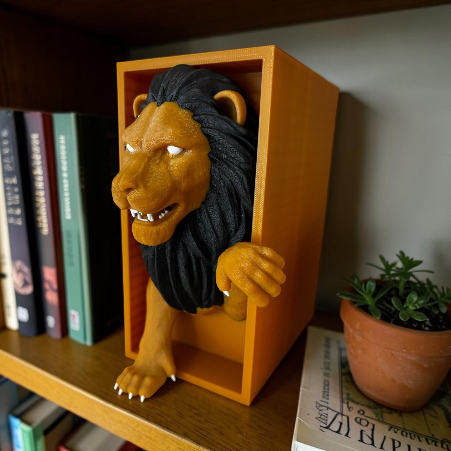 Löwen Book Nook | 3D Bücherstütze mit Löwenkopf | Regal Deko | Bücherregal Dekoration | Wunschfarbe | 20 cm hoch