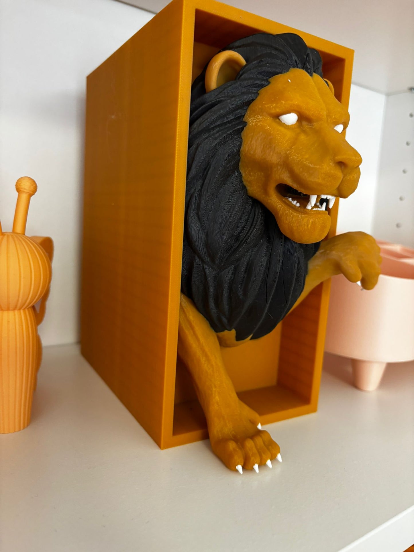 Löwen Book Nook | 3D Bücherstütze mit Löwenkopf | Regal Deko | Bücherregal Dekoration | Wunschfarbe | 20 cm hoch