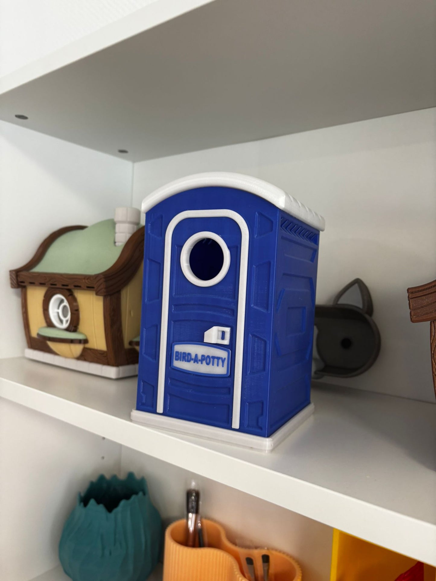 Vogelhaus Dixi Klo | Lustiges Vogelhaus | Bird-A-Potty Nistkasten | Gartendeko | 3D Druck | Wunschfarbe | 17 cm