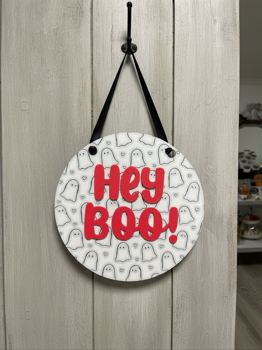 Halloween Türschild Hey Boo | Geist Deko zum Aufhängen | Halloween Wanddeko | Wunschfarbe | 3D Druck Deko