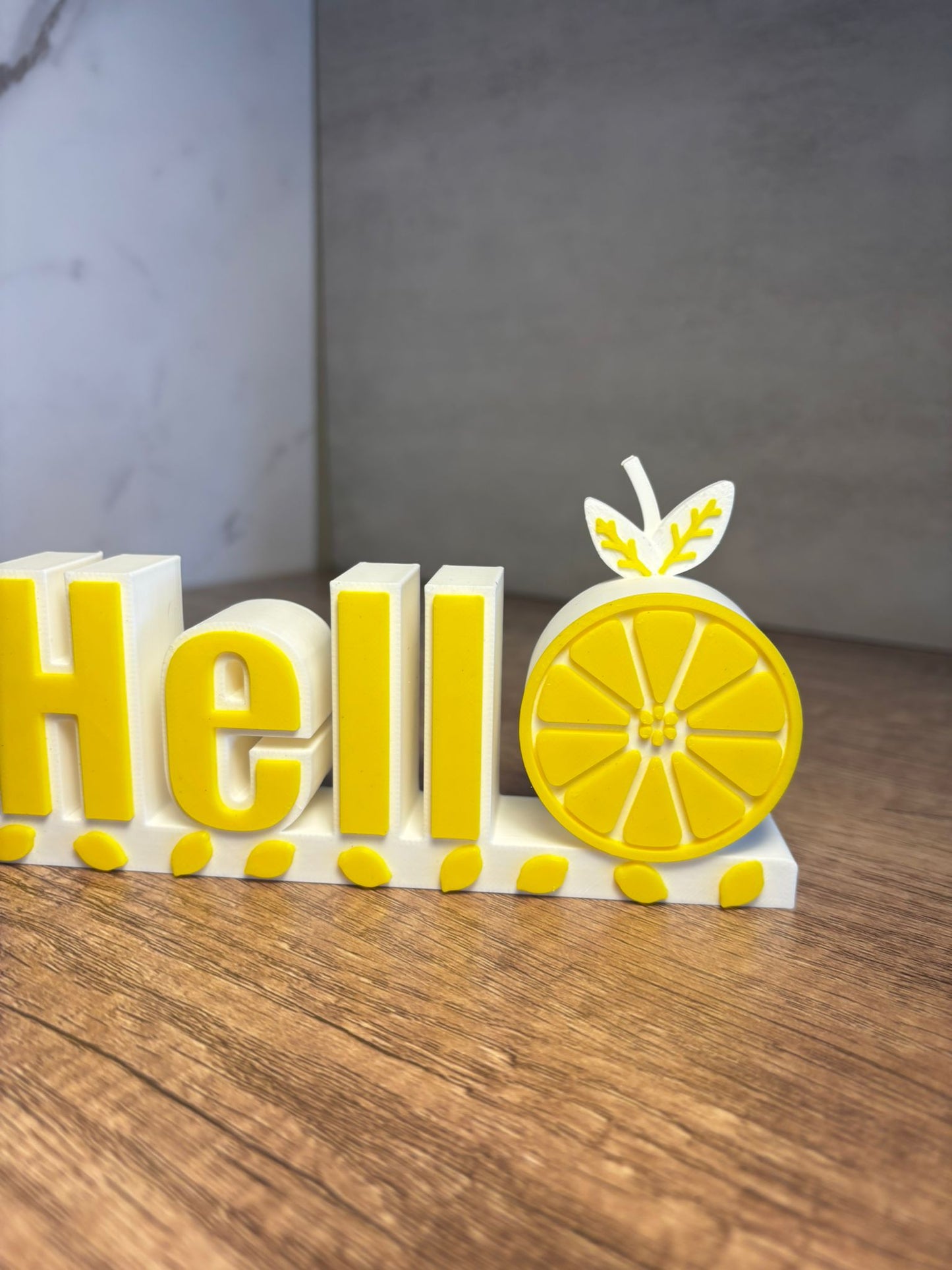 Hello Schild Zitronen Deko | Sommer Deko 3D Druck | Tischdeko modern | Lemon Decor | Geschenkidee | Wunschfarbe | 16 cm