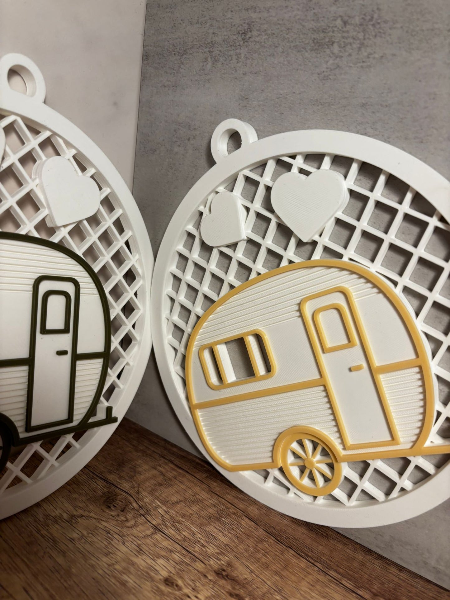 Camping Wanddeko aus 3D Druck | Wohnwagen Schild zum Aufhängen | Caravan Deko | Camper Geschenk | Wunschfarbe | 21 cm