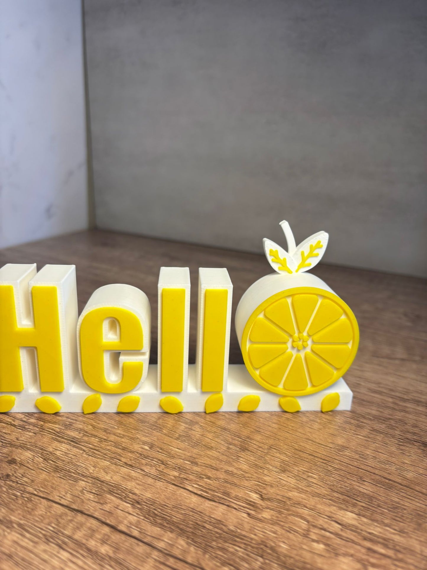 Hello Schild Zitronen Deko | Sommer Deko 3D Druck | Tischdeko modern | Lemon Decor | Geschenkidee | Wunschfarbe | 16 cm