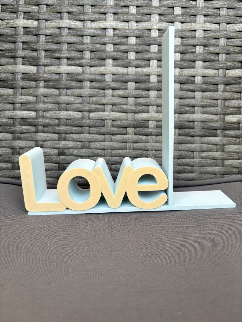 3D Buchstütze „LOVE“ – zweifarbig | modern & stabil | Deko fürs Bücherregal