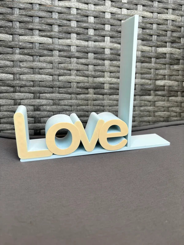 3D Buchstütze „LOVE“ – zweifarbig | modern & stabil | Deko fürs Bücherregal