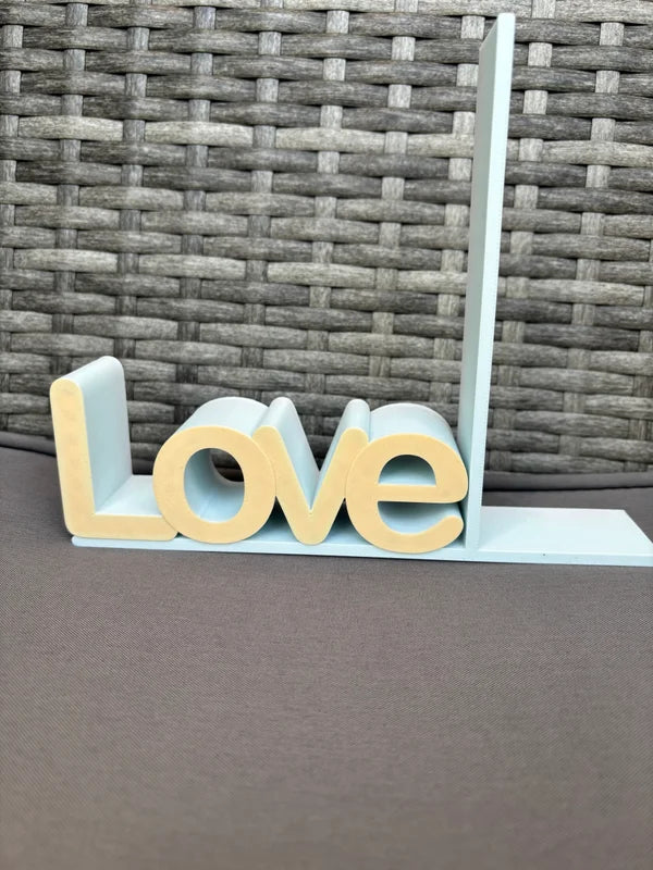 3D Buchstütze „LOVE“ – zweifarbig | modern & stabil | Deko fürs Bücherregal